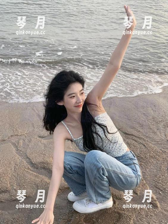 在718黑瓜吃料，看你能忍耐多久，才能抵挡住视频里的热辣