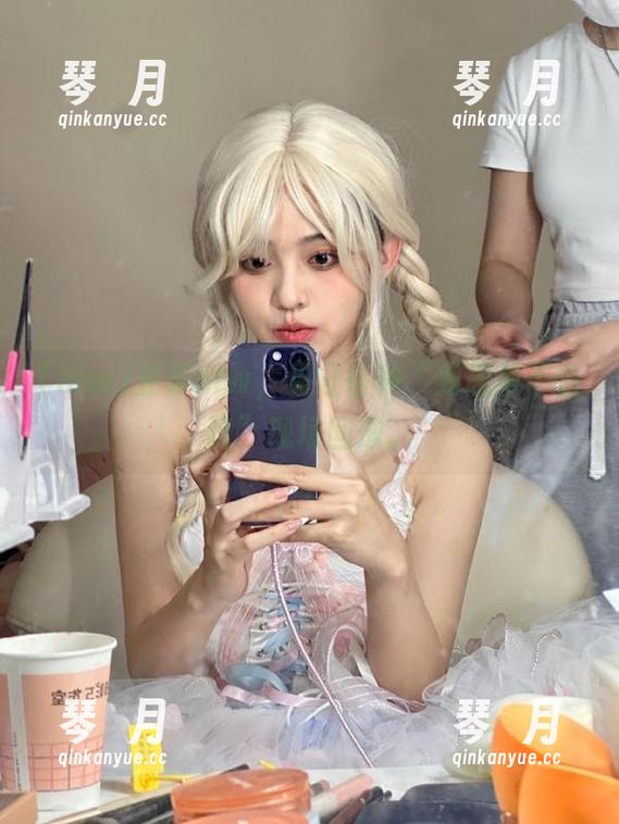 登录hlw，见证各种“秀恩爱不怕狗”现场回放。