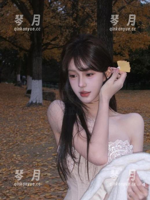 五一吃瓜 挂着登录“五一吃瓜”的标签,娜娜又开始说些奇奇怪怪的话,今天非得吃吃就知道了。