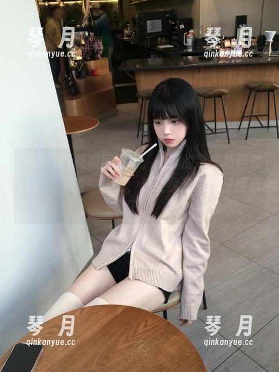 吃瓜网 吃瓜网网页,上面的导航功能就像黑暗中的一丝光,总让我想深入挖掘瓜田。