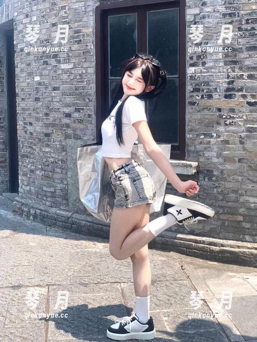 吃瓜网 吃瓜网发布:有没有觉得朝阳的光那么耀眼,瓜反倒显得有点黯淡了?