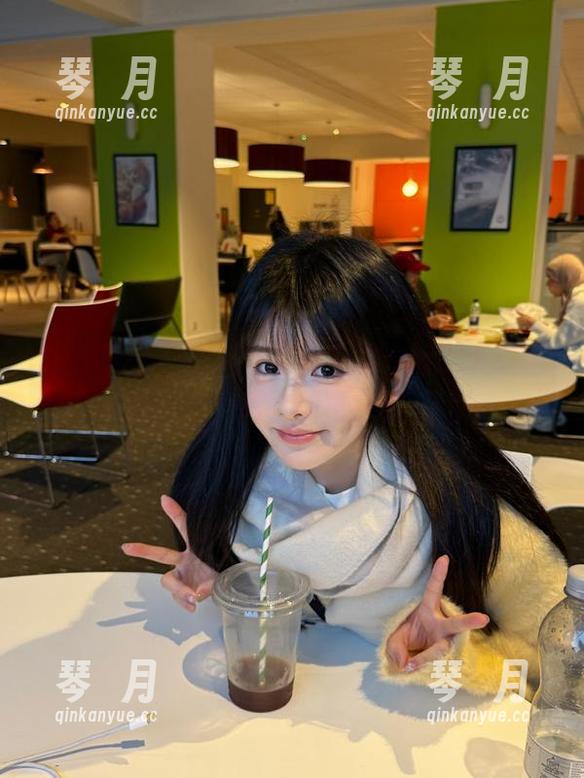 国产吃瓜 吃瓜不再是个体力活,下载国产吃瓜苹果版,轻松一键get!
