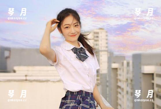 娱乐718官网爆料，成都舞蹈女私下的她，果然与舞台上大相径庭！