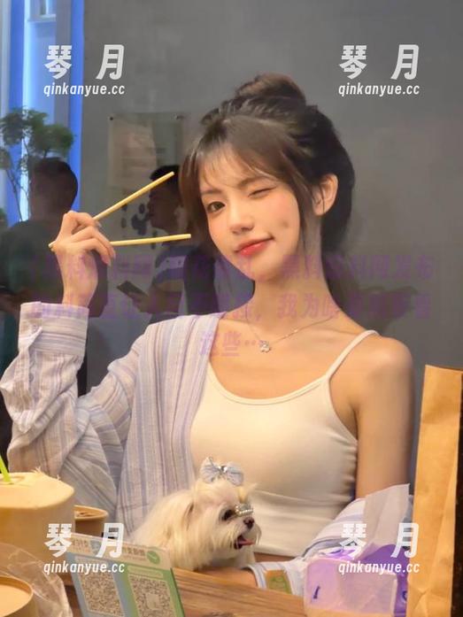 眼花缭乱，黑料爆料网发布的料简直让人目不暇接，我为啥要熬夜看这些…