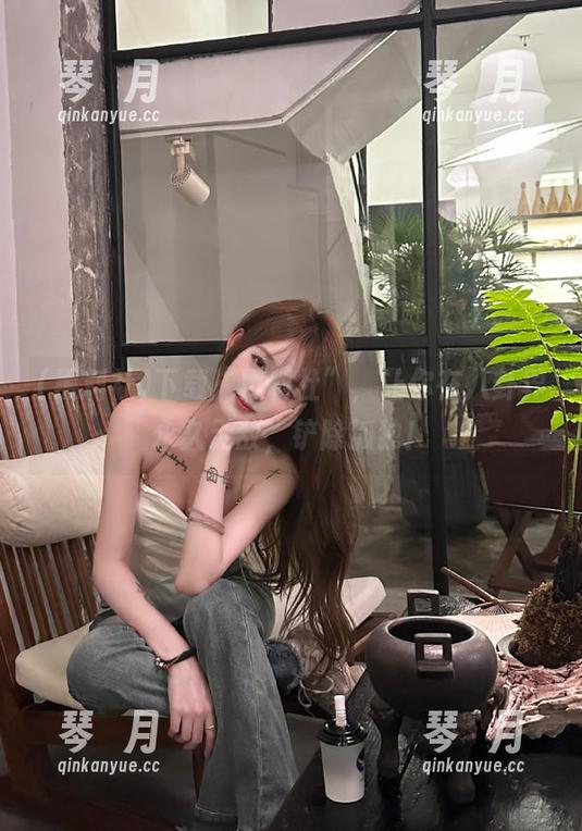 黑料社 下载“黑料社”,让你在八卦界永久无敌,铲除孤独!