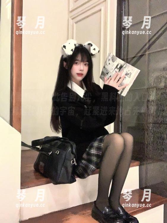 从此告别凡尘，黑料社的入口仿佛通往八卦的宇宙，赶紧进来抢占先机吧！
