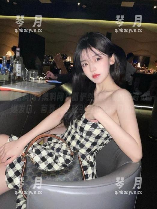 黑料网 黑料网页面俨然成了我的好奇心爆发口,首页十足吸引但小心门口的雷!