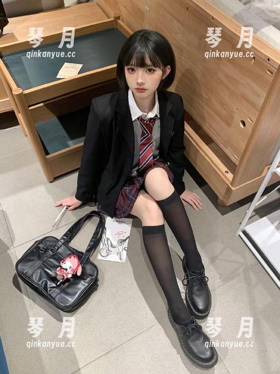 走啊走，走到黑料网站入口附近，虽然不敢靠近，但我心里却久久不能平静！