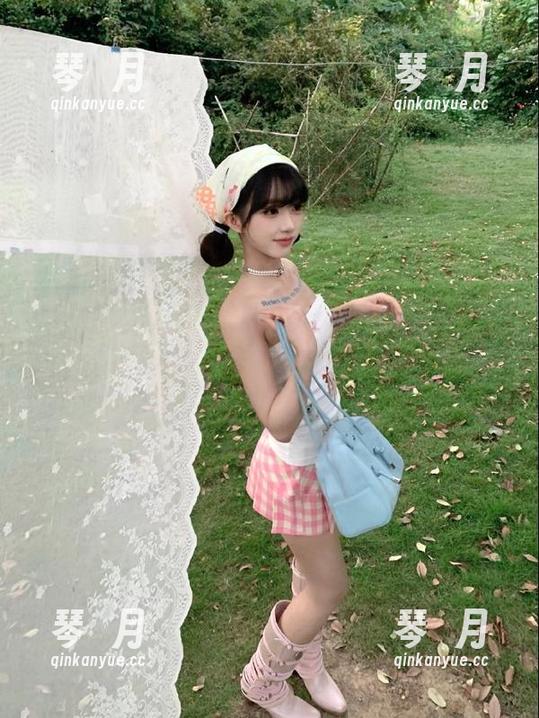 哎哟，这不，登录黑料老司机，某些瓜露出一角，看着可真让人期待！